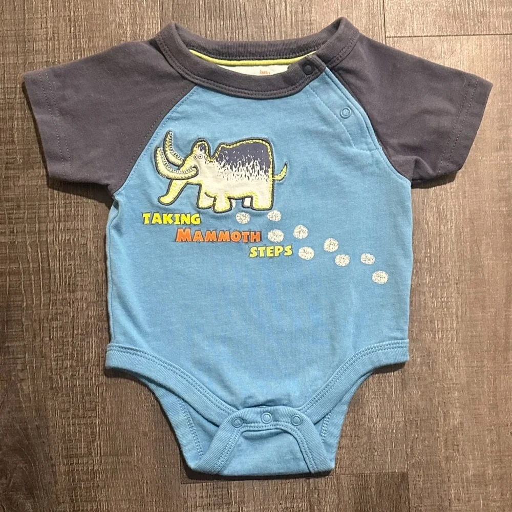 💞 New Baby & Toddler Boy Size 3 Months “Taking Mammoth Steps” Onesie Bodysuit